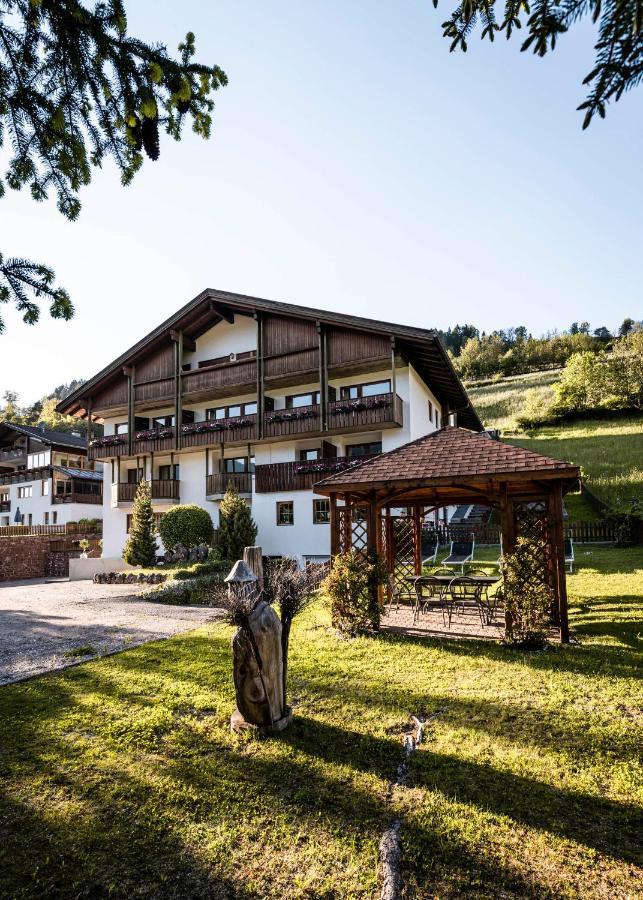Raschoetzhof Funes  Exteriör bild
