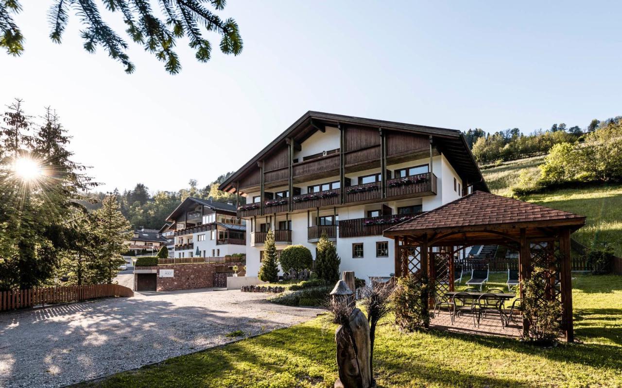 Raschoetzhof Funes  Exteriör bild